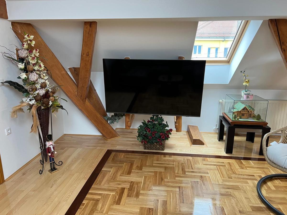 La Luna Rustic Deluxe Apartment With Free Jacuzzi, Bikes & Covered Parking Nasice Bagian luar foto